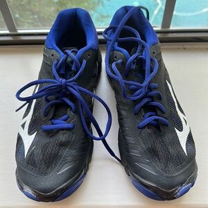 Volleyball court shoes